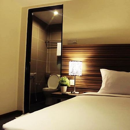 Hotel Sara'S Inn, Shah Alam Buitenkant foto