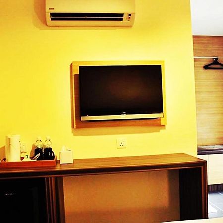 Hotel Sara'S Inn, Shah Alam Buitenkant foto