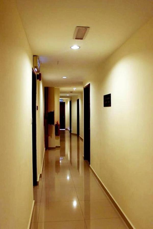 Hotel Sara'S Inn, Shah Alam Buitenkant foto
