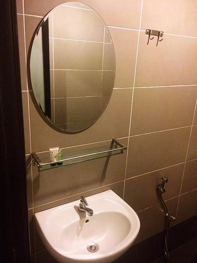 Hotel Sara'S Inn, Shah Alam Buitenkant foto