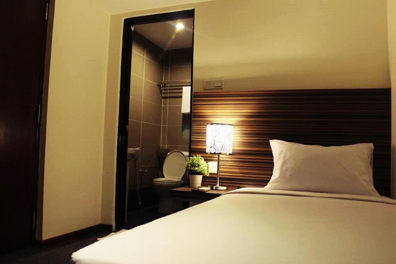 Hotel Sara'S Inn, Shah Alam Buitenkant foto